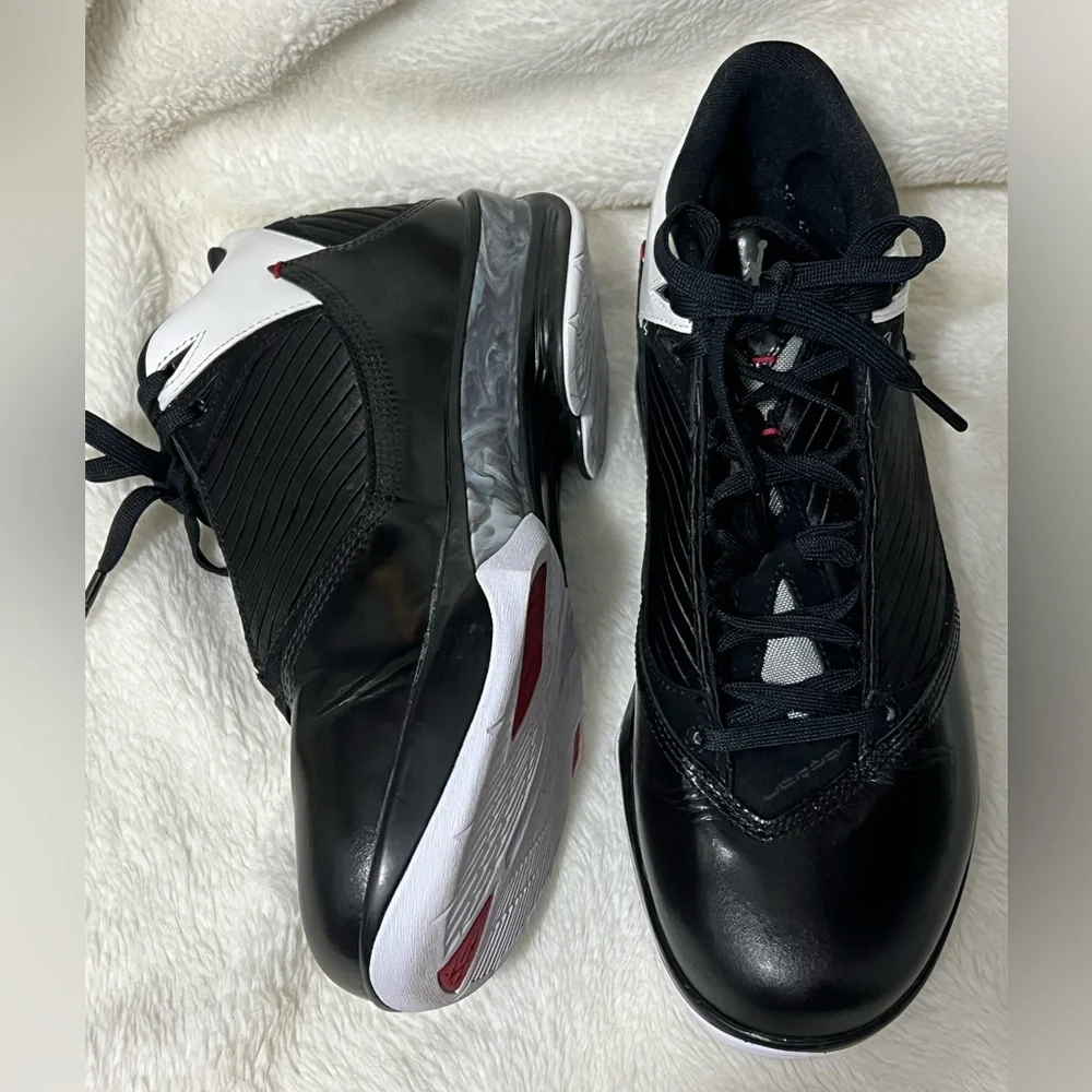 2009 Nike Jordan 'Black White' 343084-062 Men’s 8.5